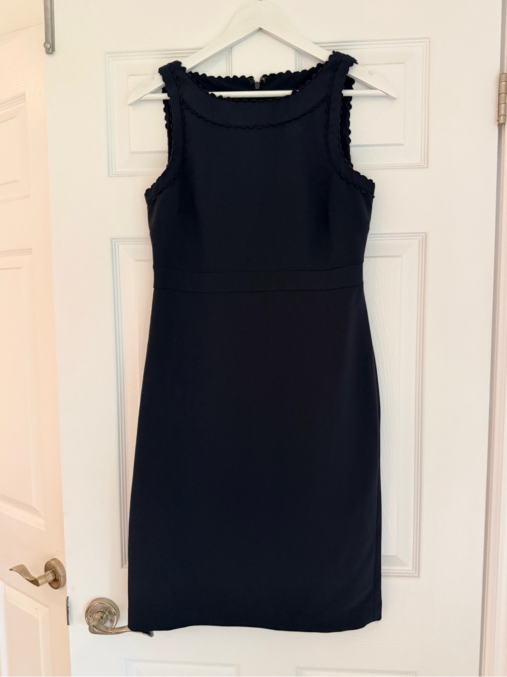 Ann Taylor Navy Scalloped Trim Sheath Dress — Size 4